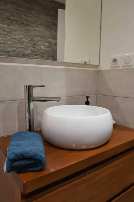 Appartement T2 A Fabregas, Proche Des Sablettes لا سين سور مير المظهر الخارجي الصورة